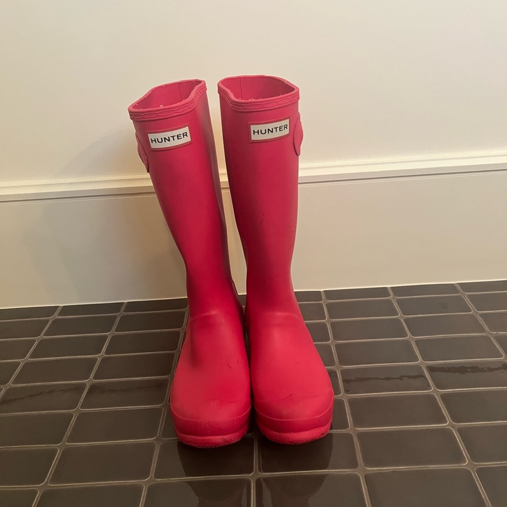Women’s pink hunter boots